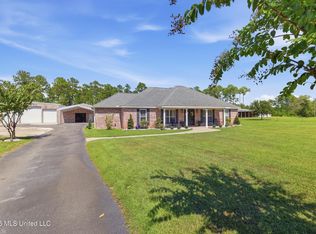 7405 North St, Ocean Springs, MS 39564