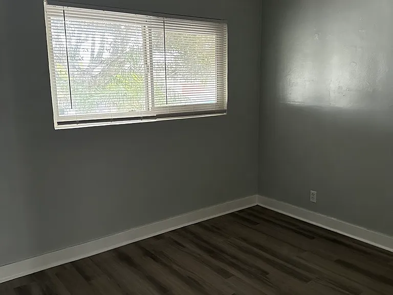 1431 Elm Ave #1 — Photo 11