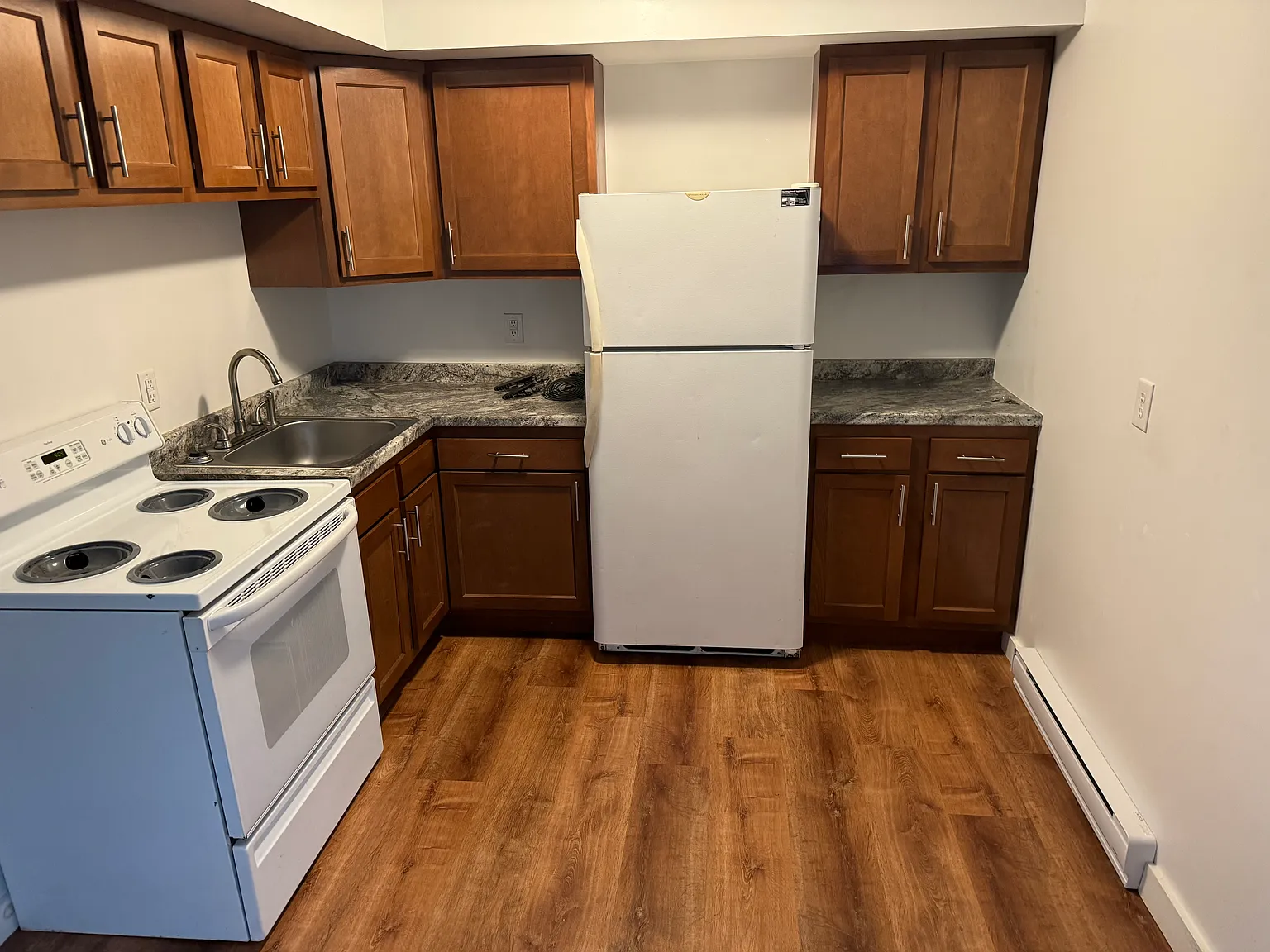 874 Fairview Ave — Photo 3
