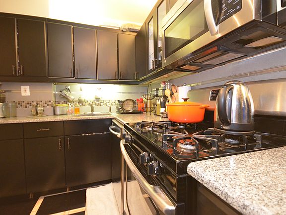 3rd image of 12510 Queens Blvd #2205