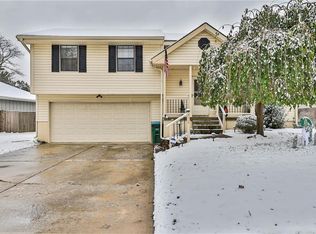 2039 NE Patterson Dr, Lees Summit, MO 64086