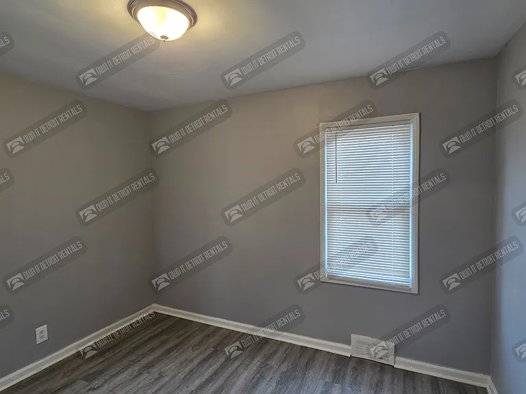 16092 Coram St — Photo 7