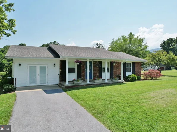 1057 Edinburg Gap Rd, Edinburg, VA 22824