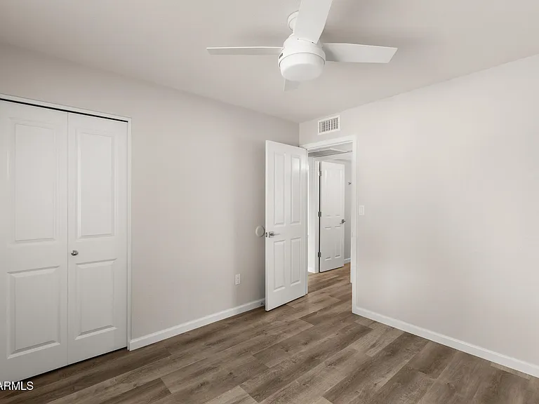 224 E Oxford Dr — Photo 25