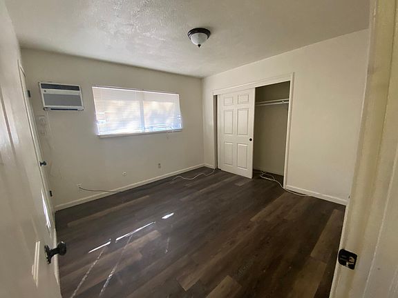 5th image of 437 N Green St