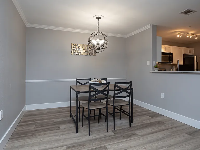 Elora Place Apartments — Photo 8