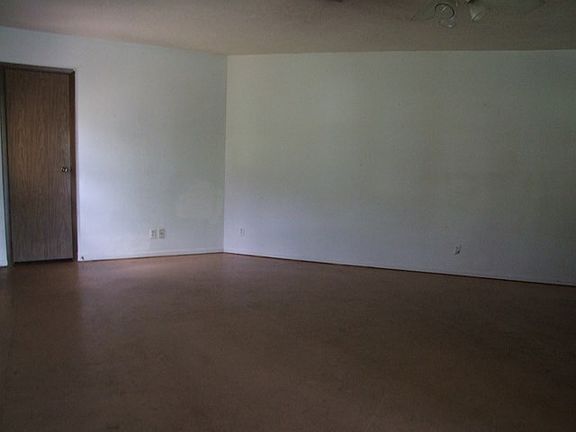 5th image of 104 Palo Verde Dr