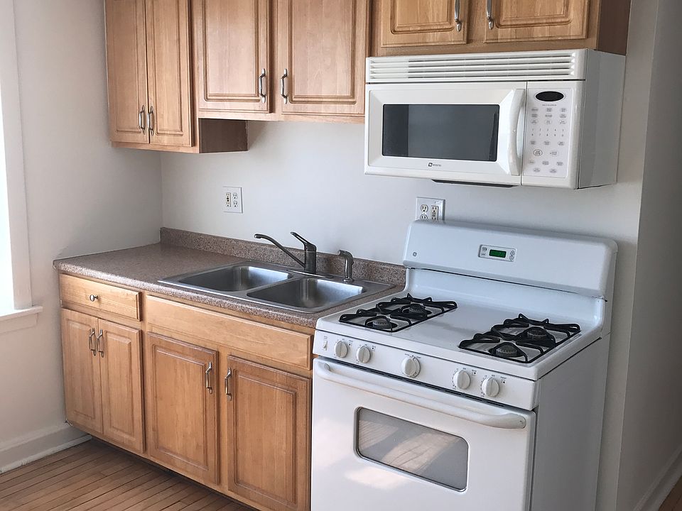 1st image of 1847 Cuyler Ave APT 1