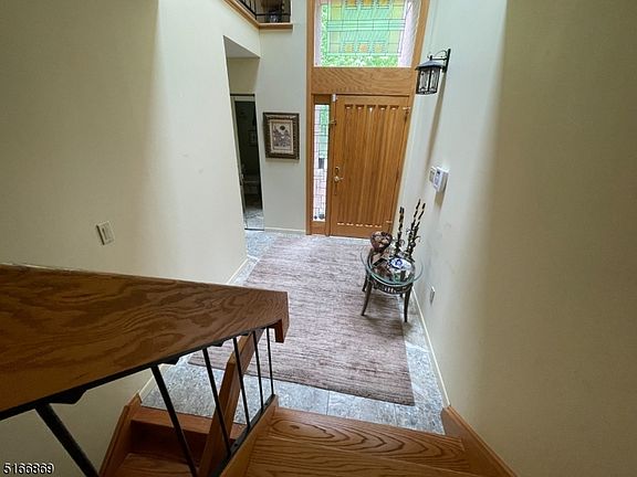 3rd image of 15 Andrea Dr