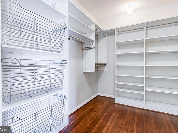 2nd image of 1021 N Garfield St APT 513