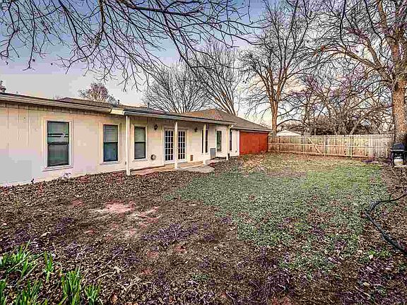 4th image of 6002 NW Eisenhower Dr