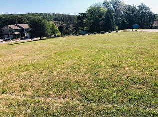 8481 Lakeshore Dr, Dexter, IA 50070