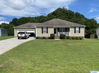 73 Mary Jo Isom Ln, Arab, AL 35016