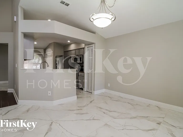 518 Whittingham Pl — Photo 5