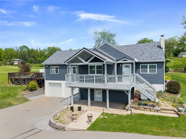 10 Chestnut Ln, Finleyville, PA 15332