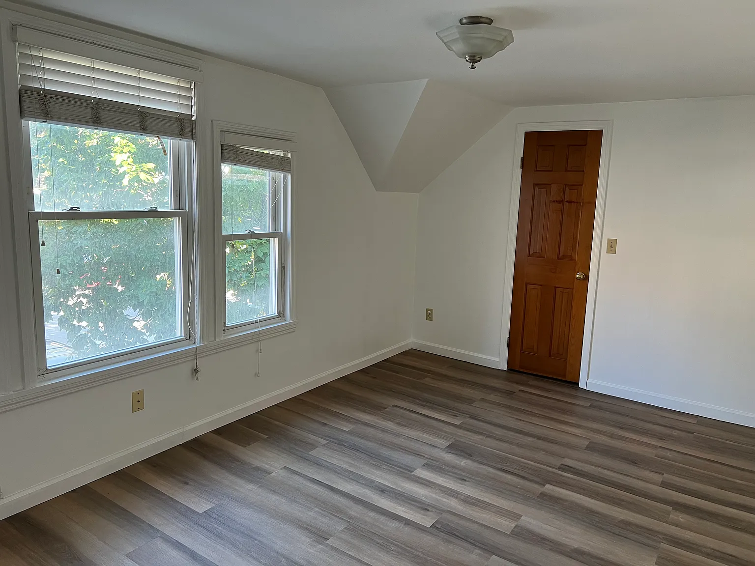 292 Pearl St — Photo 4