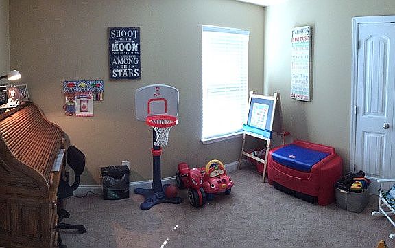 Middle bedroom
