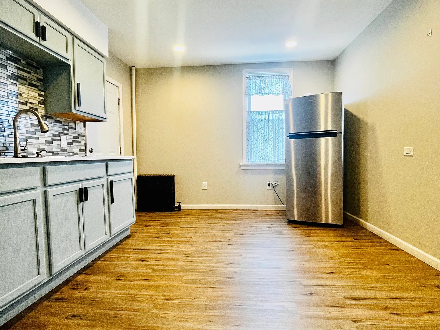 1 bed, 800 sqft, $1,200 — Photo 4