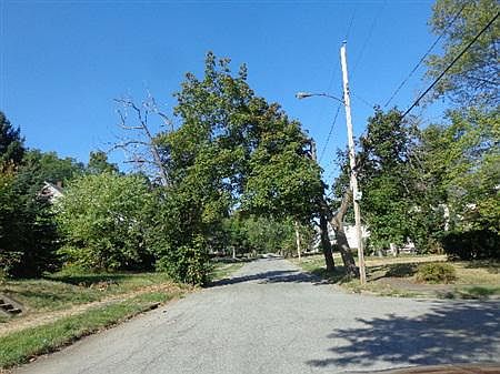 2nd image of 322 Pasadena Ave