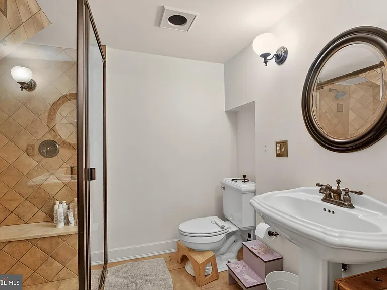 3455 W Queen Ln — Photo 18