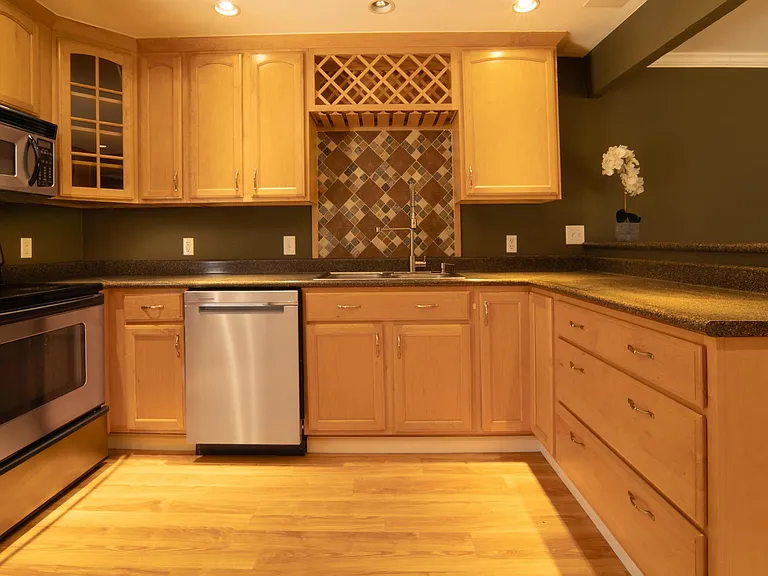 4220 Greenbriar Blvd — Photo 7