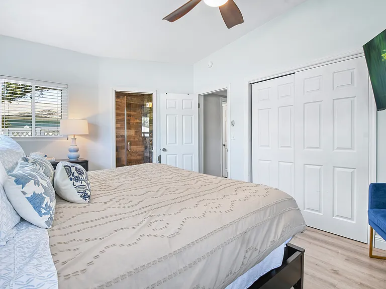 2420 Mineola Dr S — Photo 11