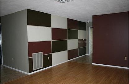 3rd image of 12810 Willoughby Ln