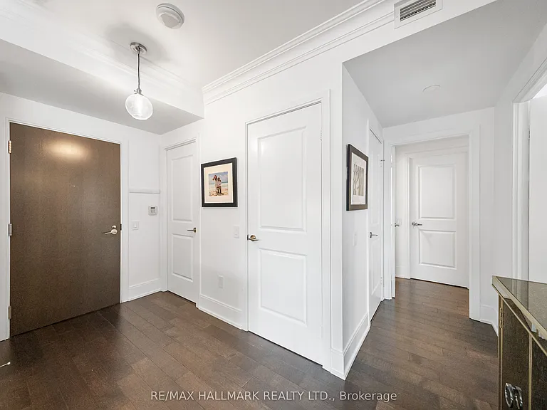 560 Front St W #1105 — Photo 3