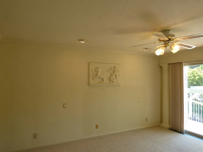 6016 S Land Park Dr — Photo 9