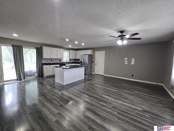 4th image of 206 Cedar St