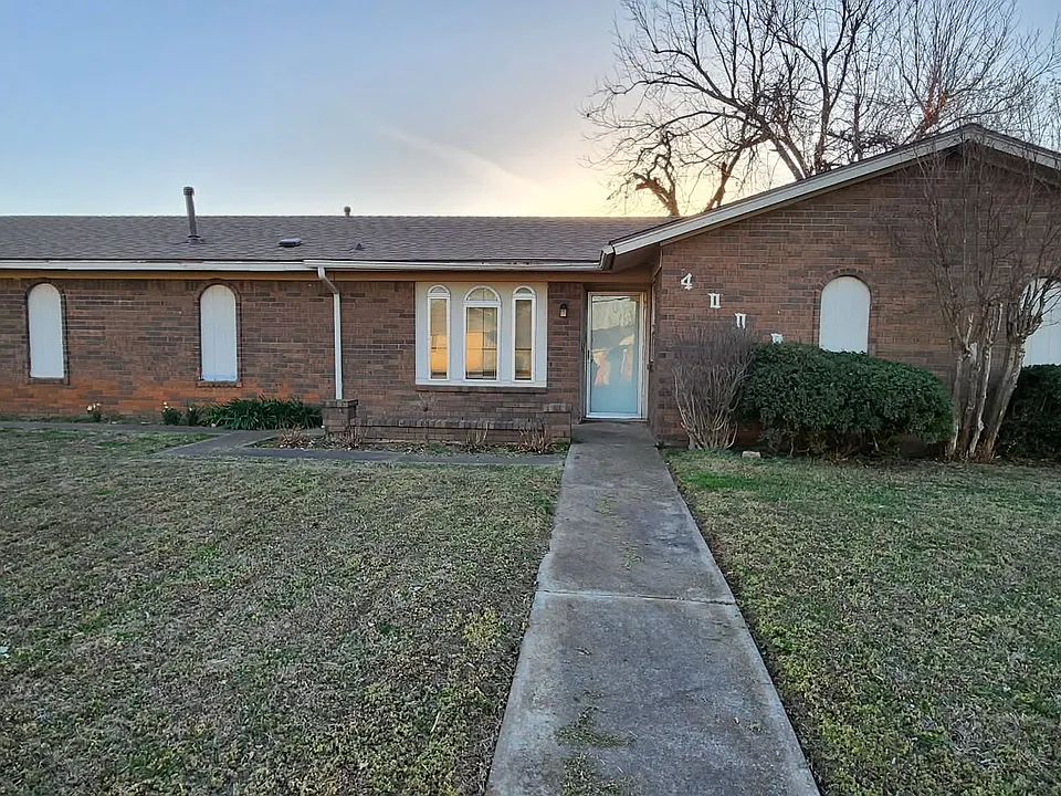4000 Vickie Dr