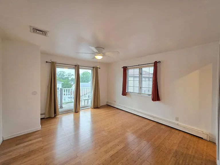 11 Rochelle Pl — Photo 10