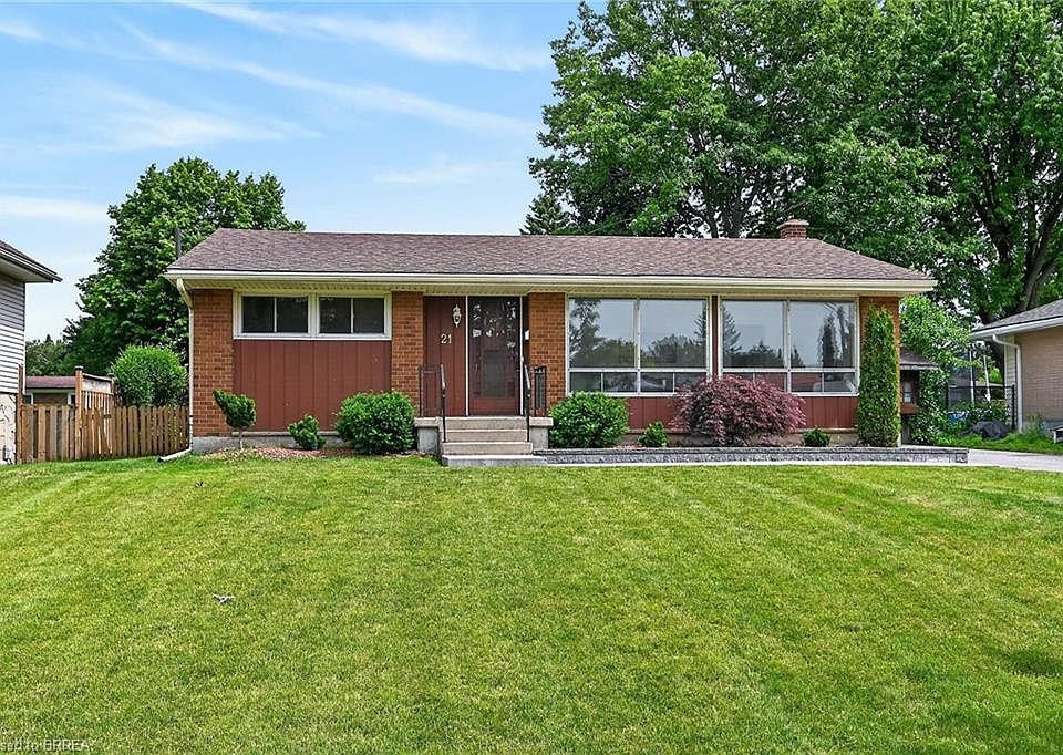1st image of 21 Brier Cres