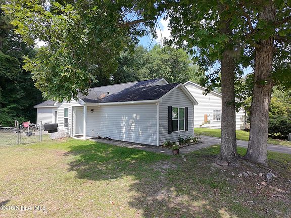 2nd image of 616 S Hampton Drive