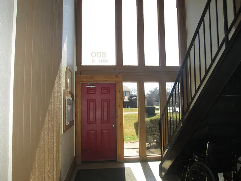 800 Brook Dr #6 — Photo 22