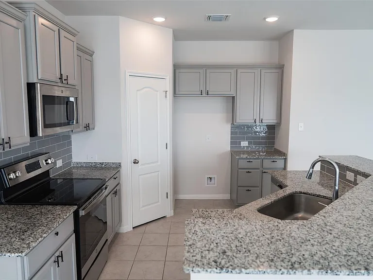 1419 Sideoats Ln — Photo 4