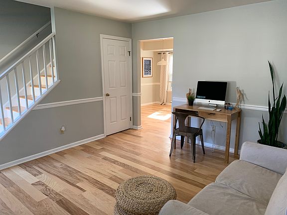 3rd image of 526 Heacox Ln
