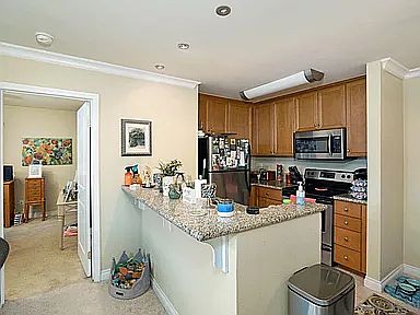 2nd image of 1423 Graves Ave Unit 254