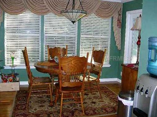 5th image of 548 Jefferson St