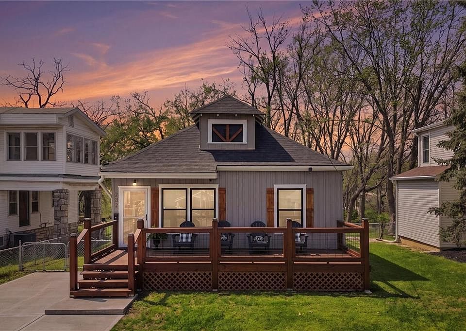 1st image of 232 Old Orchard Ave