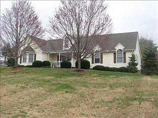 2nd image of 115 Windsor Trl