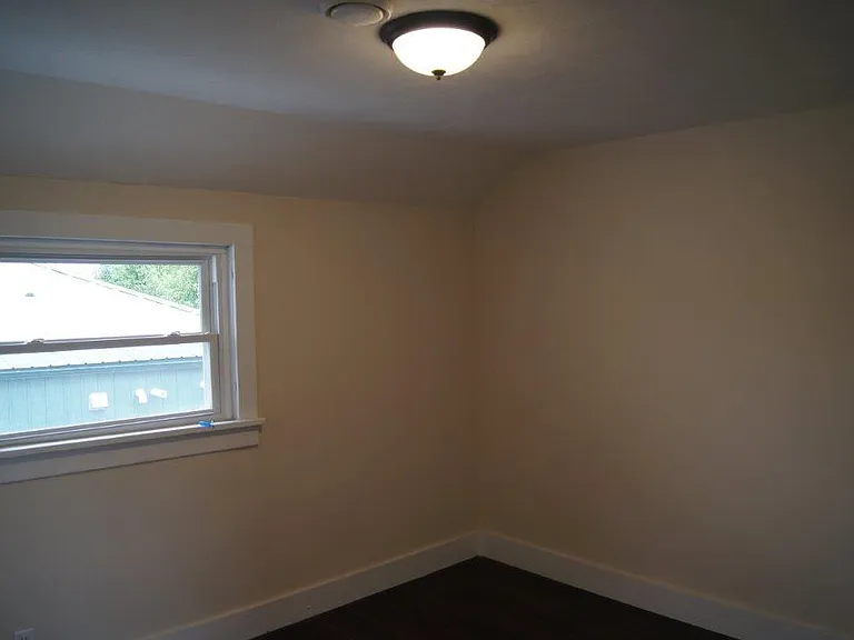 218 E Smith Rd — Photo 25