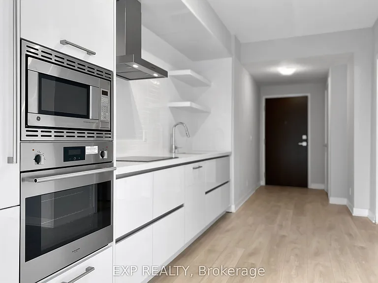2221 Yonge St #1906 — Photo 8