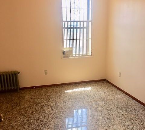 3rd image of 158 E 107th St APT 4D