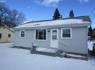 2074 N Center Rd, Burton, MI 48509