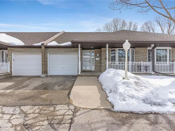 25 Bankside Dr #2, Kitchener, ON N2N 3M6