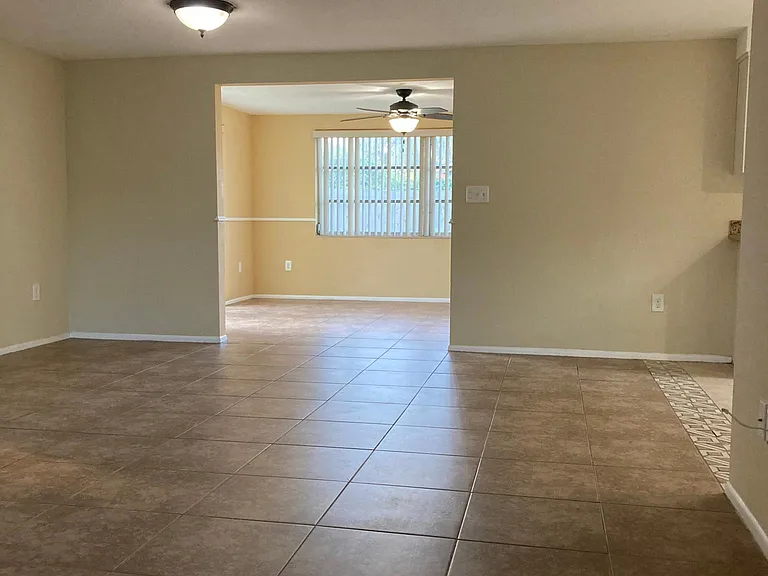 7010 Oakshire Dr — Photo 4