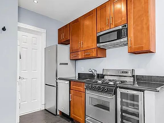 5th image of 117 Avenue A #A