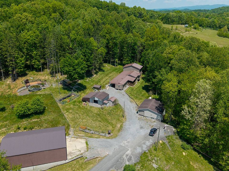 1st image of 1671 Bear Run Rd