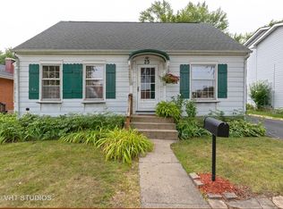 25 School St, Grayslake, IL 60030